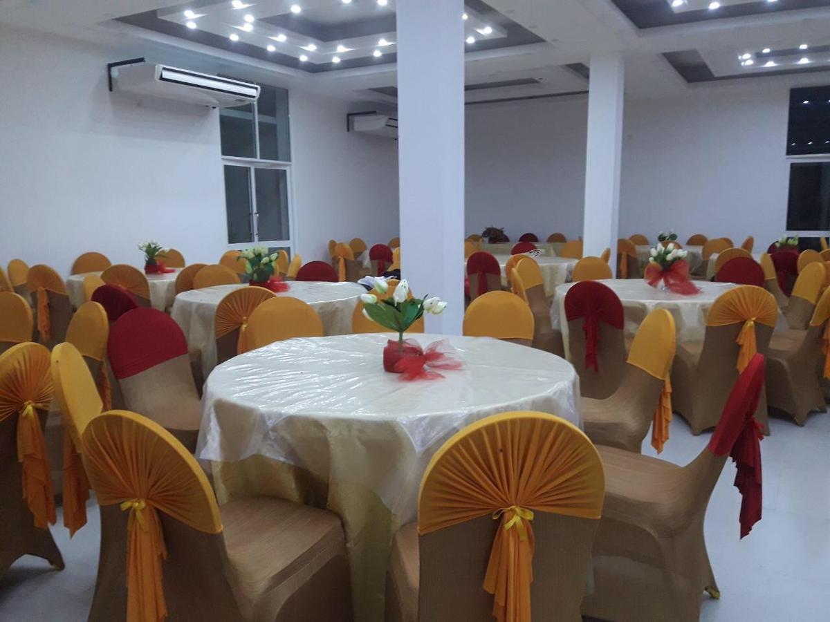 Avanya Hotel And Reception Hall Angunakolapelessa Exterior foto